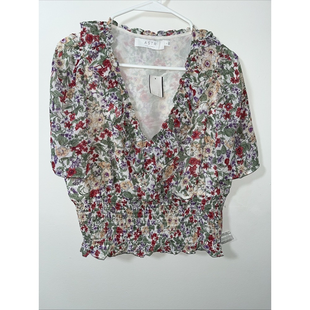 ASTR The Label Top L Ivory Coral Floral V-Neck Flutter Sleeve Fairycore Pastels - Picture 6 of 8